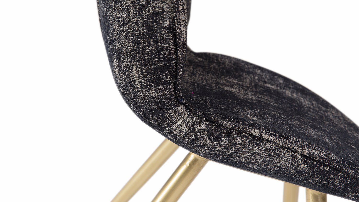 Les chaises Diana sont design, conçu avec des lignes rafiné, accordé à la table Diana.
