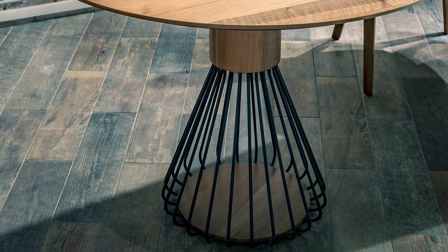 Vallons, table design, unique.