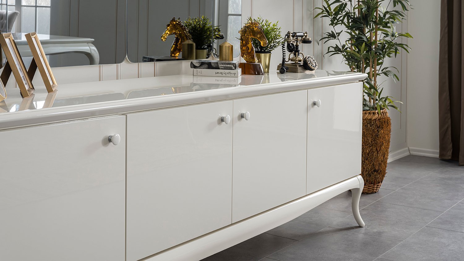 Buffet blanc laqué